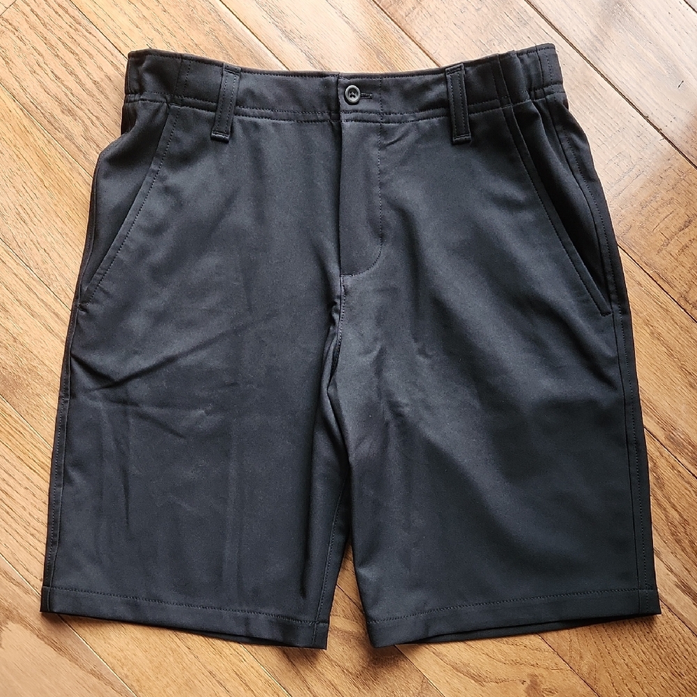 Boys NWOT Under Armour Golf Shorts